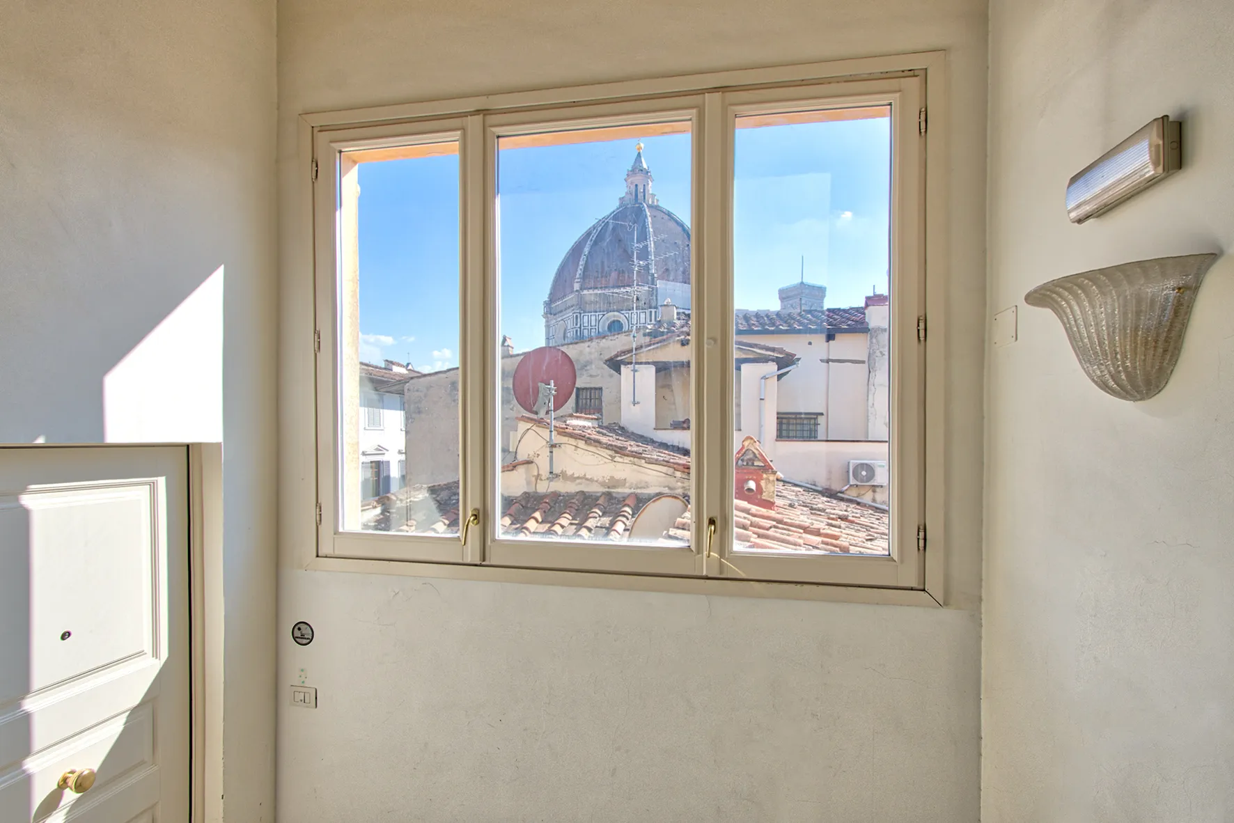 Via dei Servi 9